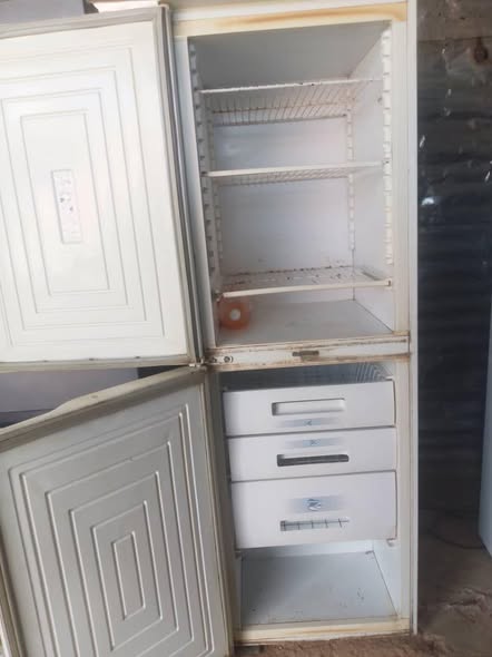 Upright freezer photo 1