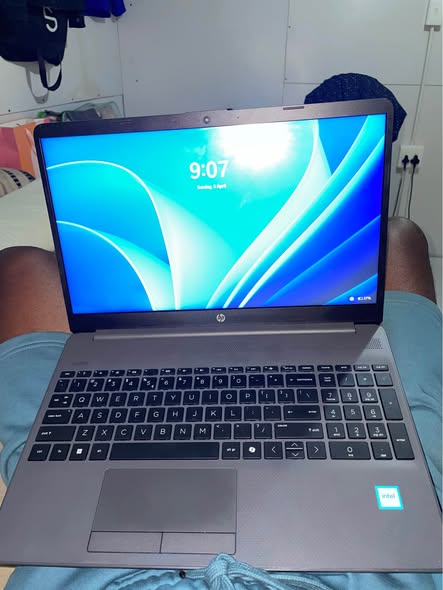 HP laptop photo 1