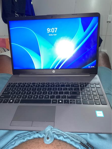 HP laptop photo 2