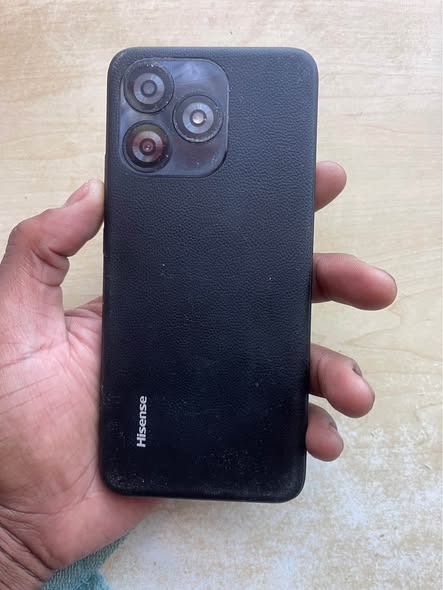 Hisense E34 photo 2