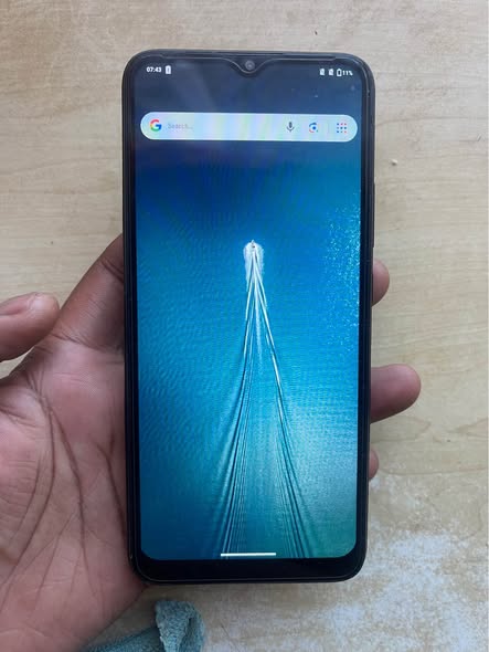 Hisense E34 photo 1