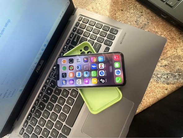 iPhone 11 Pro 64gig photo 4