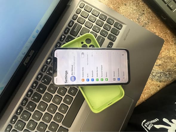 iPhone 11 Pro 64gig photo 2