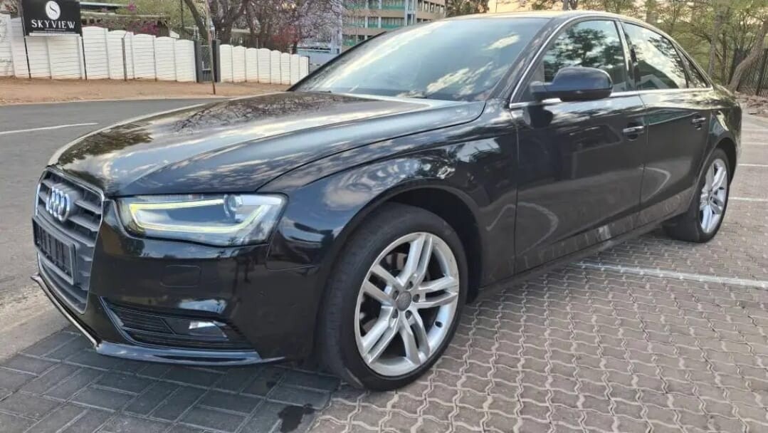 2015 Audi A4 photo 1