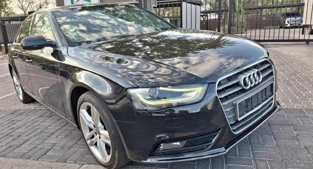 2015 Audi A4 photo 2