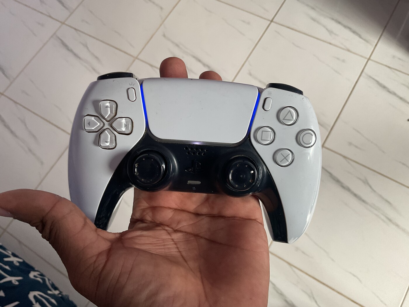 PS5 Controller photo 1