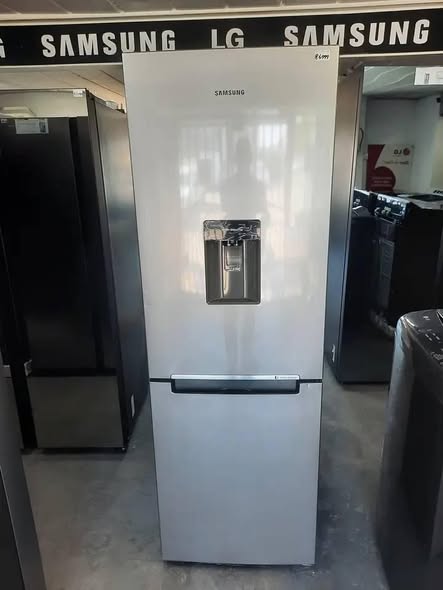 Hisense Dispenser Freezer photo 3