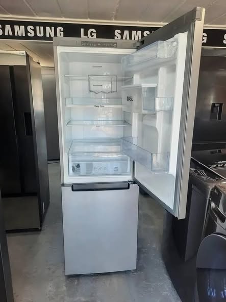 Hisense Dispenser Freezer photo 4