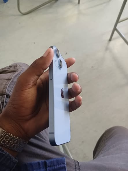 iPhone 14 photo 3