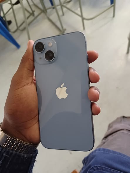 iPhone 14 photo 1