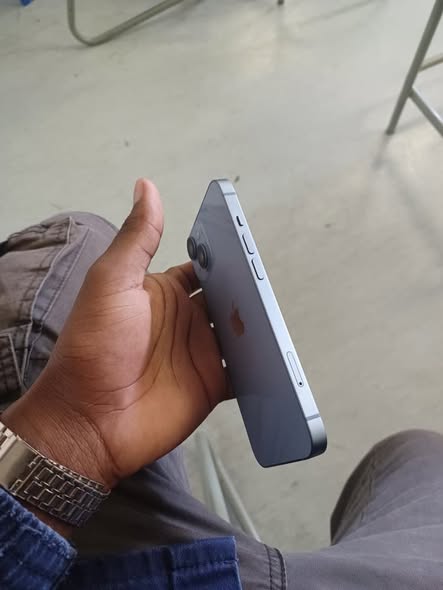 iPhone 14 photo 2