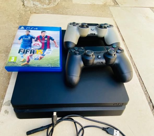 Ps4 slim photo 1