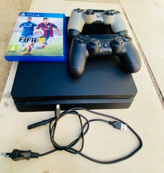 Ps4 slim photo 3
