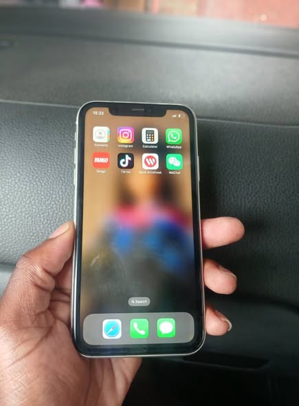 IPhone 11 photo 3