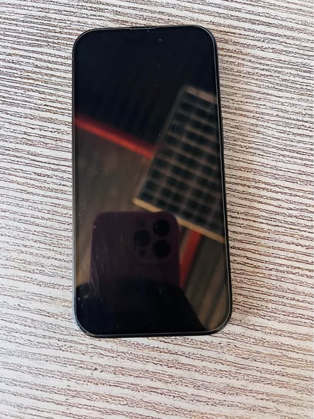 iPhone 16 photo 2