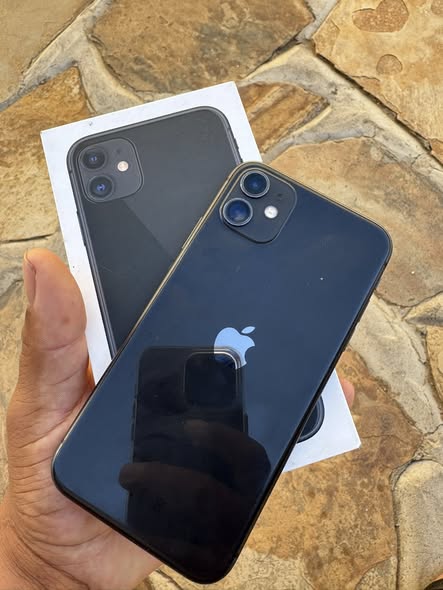 iPhone 11 128GB photo 4