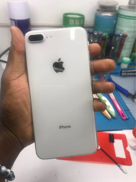iPhone 8 Plus 64 fb photo 4