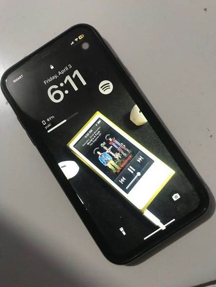iPhone 11 photo 1