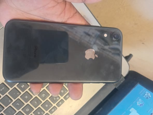 iPhone XR photo 2