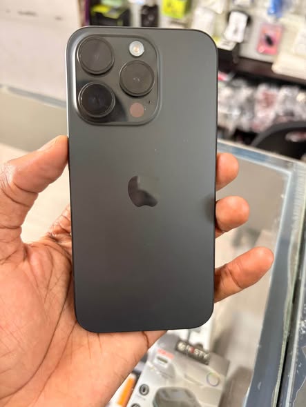 iPhone 15 pro 256gb photo 1