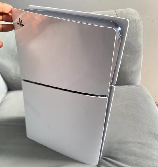 PS5 slim ( Digital edition ) photo 4