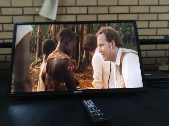 32" Samsung TV photo 3