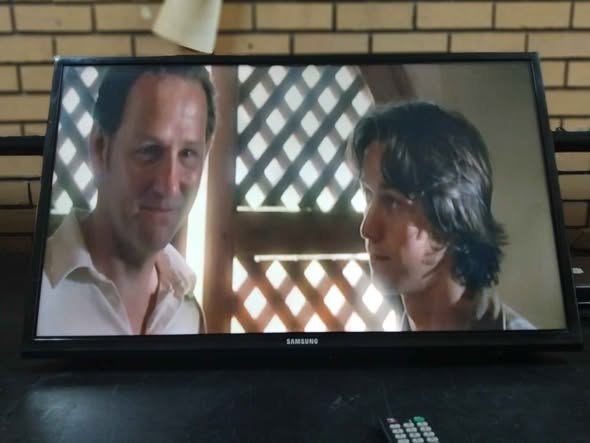 32" Samsung TV photo 1