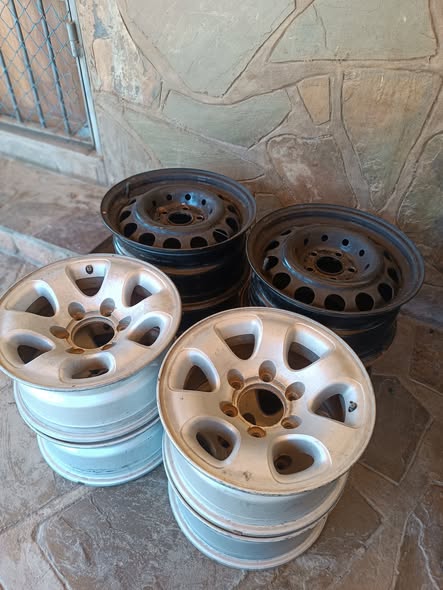 Mercedes-Benz and Marzda Rim Sets photo 2