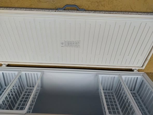 Defy deep freezer for sale 530L photo 2