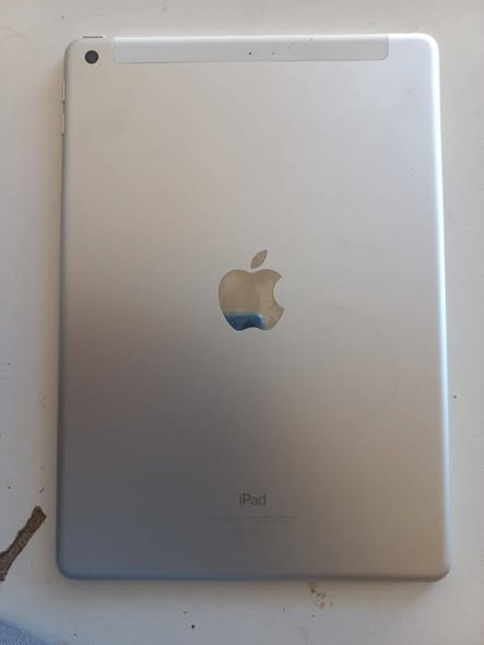 iPad 6th gen  128gb photo 4