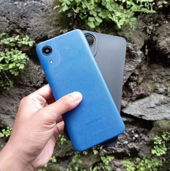 Samsung A03 photo 1