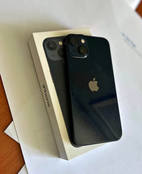iPhone 13 photo 1