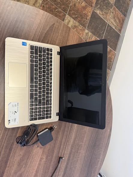 Asus i3 Pro Laptop photo 3