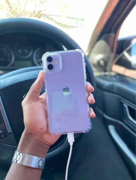 iPhone 11 photo 2