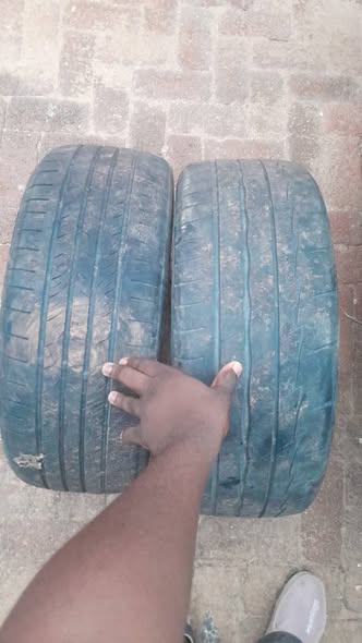 205/40/R17 two tyres photo 3