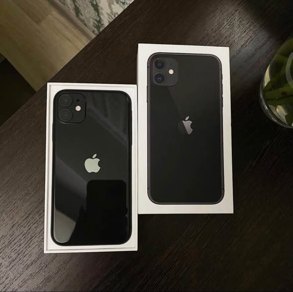iPhone 11 128GB photo 3