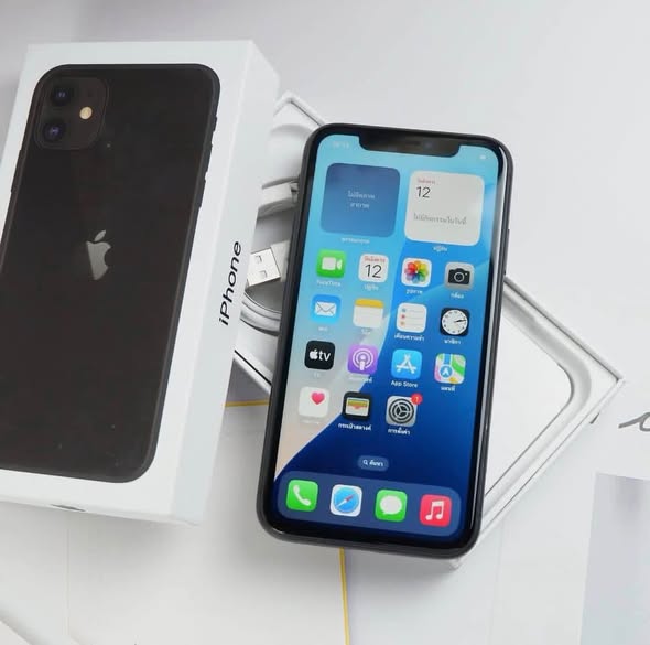iPhone 11 128GB photo 1