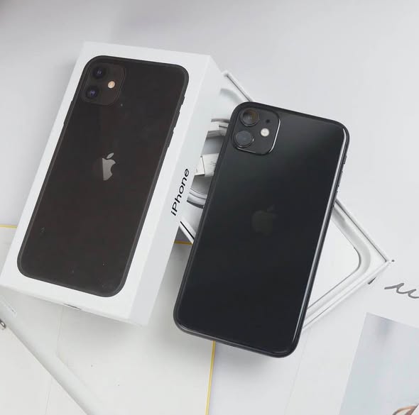 iPhone 11 128GB photo 2