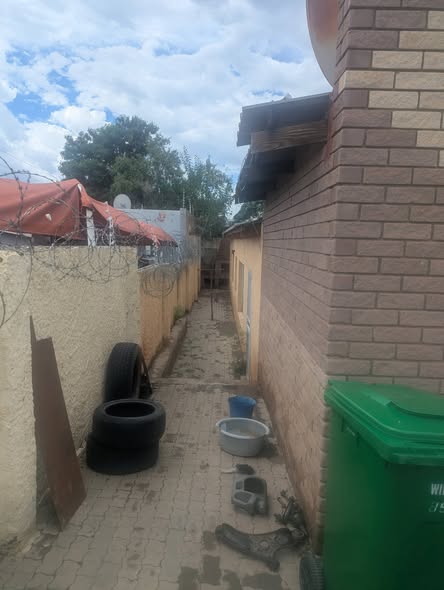 House for sale photo 2