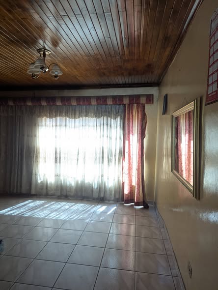 House for sale photo 4