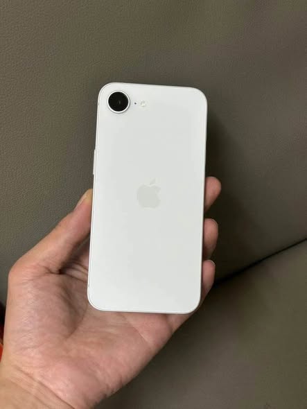 iPhone 16  512GB photo 1