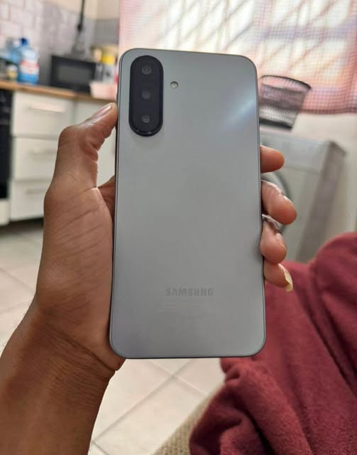 SAMSUNG GALAXY A17 5G photo 1
