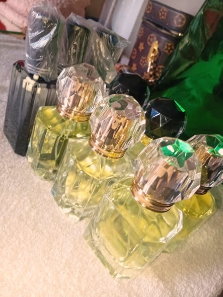 Perfumes photo 2