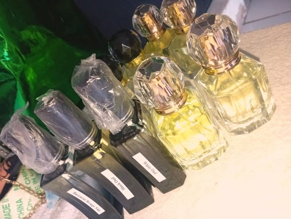 Perfumes photo 1