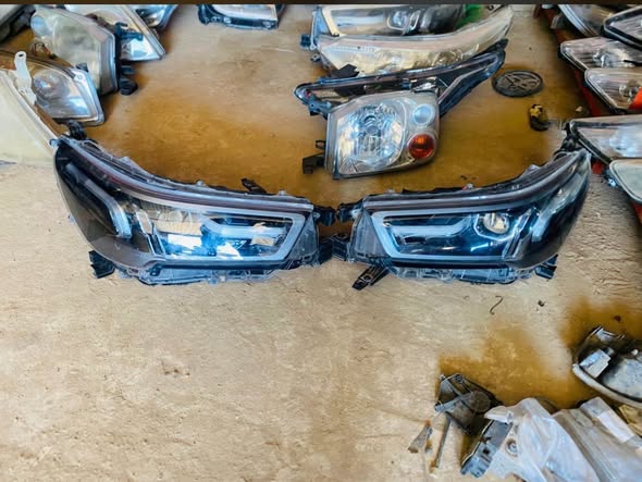 TOYOTA GD6 LEGEND RS FRONT LIGHTS photo 1