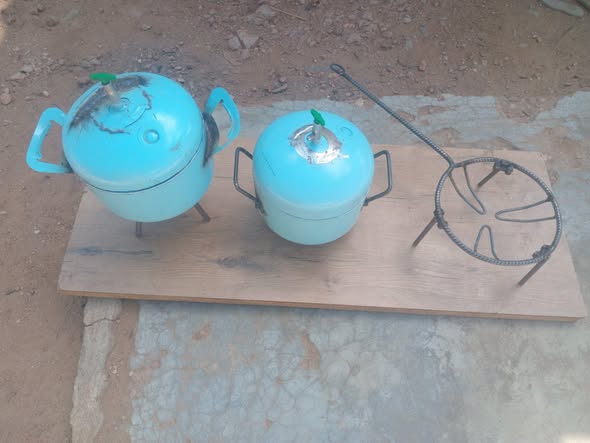 Fire cooking pots photo 3