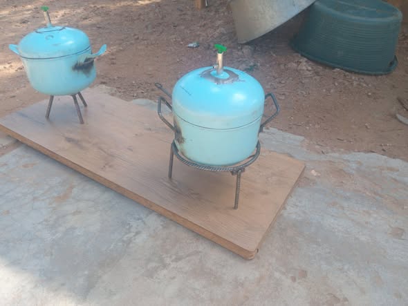 Fire cooking pots photo 2