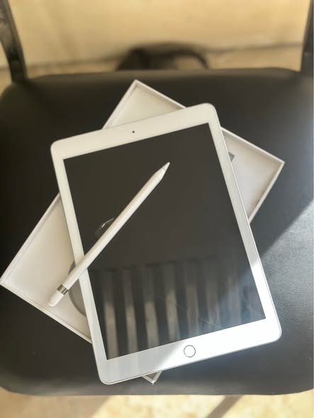 iPad 6th generation photo 3