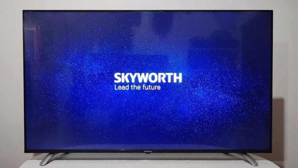 Skyworth 43" android smart TV photo 1