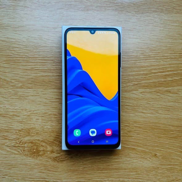 SAMSUNG A05s photo 1